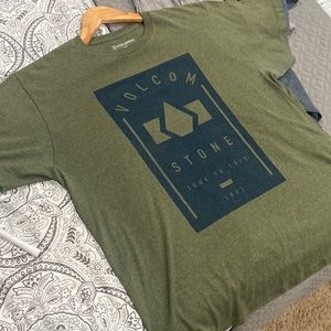 Volcom Stone shirt, Large, green, poly/cotton blend.
